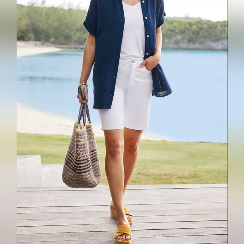 Soft surroundings NWT the ultimate denim pull on Shorts.